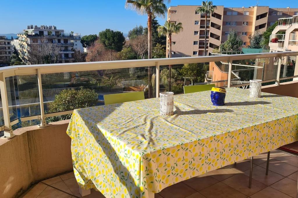 Appartement Vue Mer Sur Les Hauteurs De Nice Luaran gambar